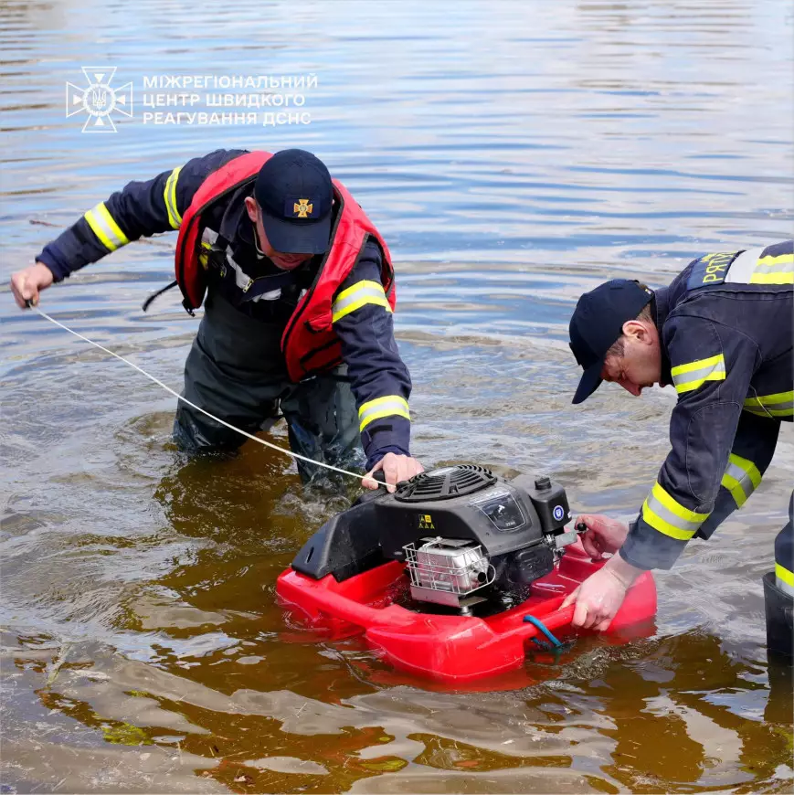 Рятувальники провели розгортання, запуск мотопомпи для подачі води з водойм