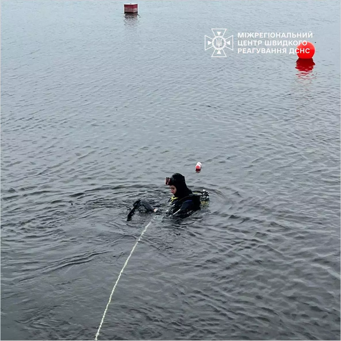 Майбутні водолази занурювались у відкриту водойму, вчилися діяти в умовах, максимально наближених до реальних рятувальних операцій.