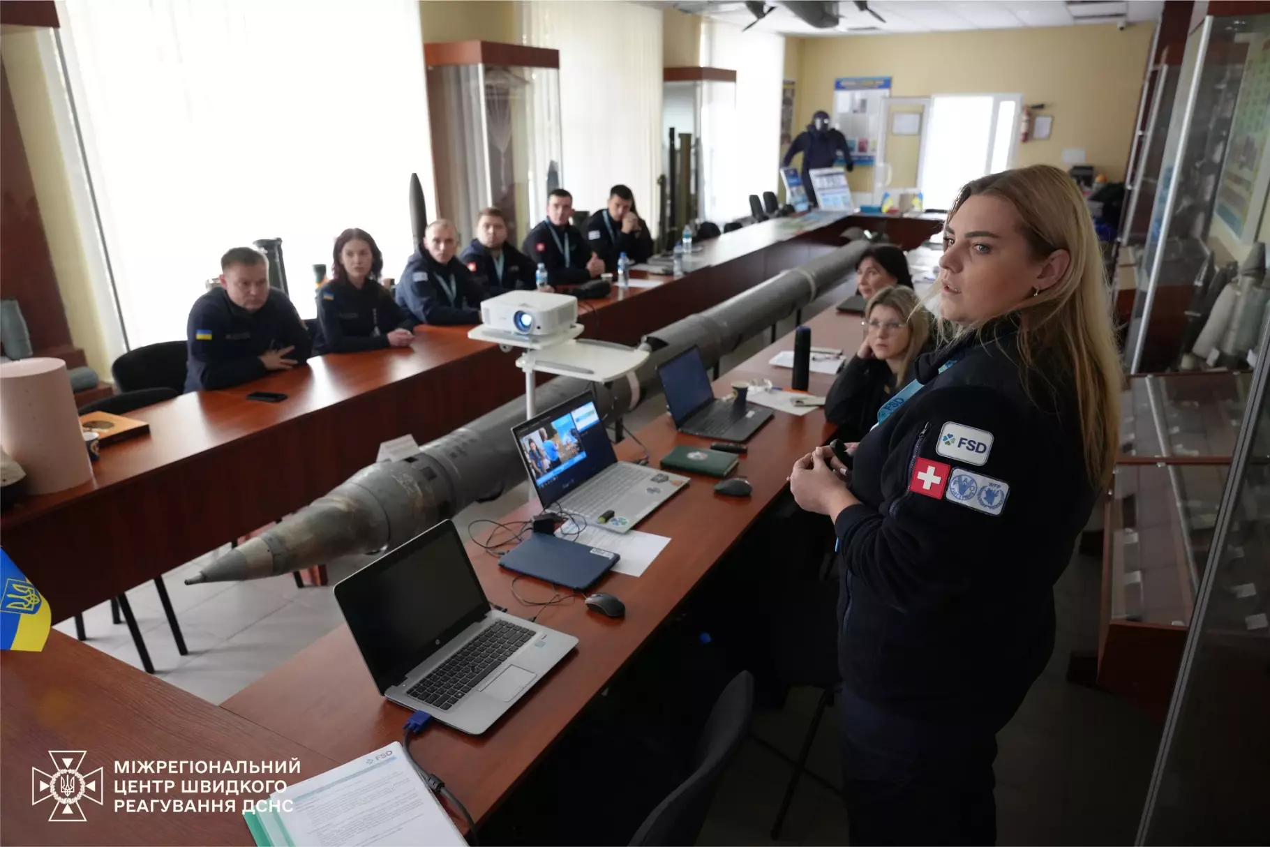 У Міжрегіональному центрі швидкого реагування ДСНС України відбувся спільний воркшоп інструкторів відділення навчання з мінної безпеки та представників міжнародної гуманітарної організації.