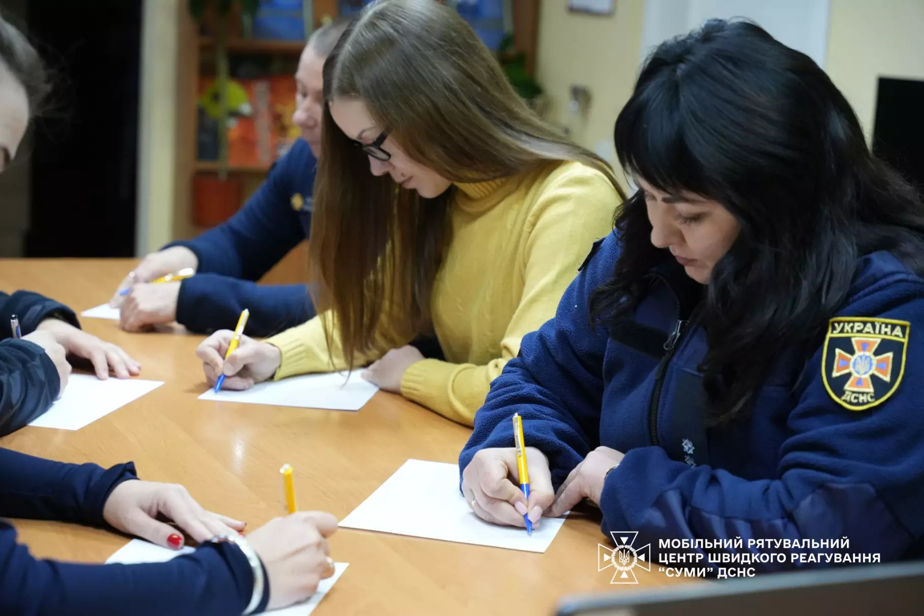 Рятувальники МРЦ ШР "Суми" ДСНС України долучилися до Всеукраїнського радіодиктанту національної єдності