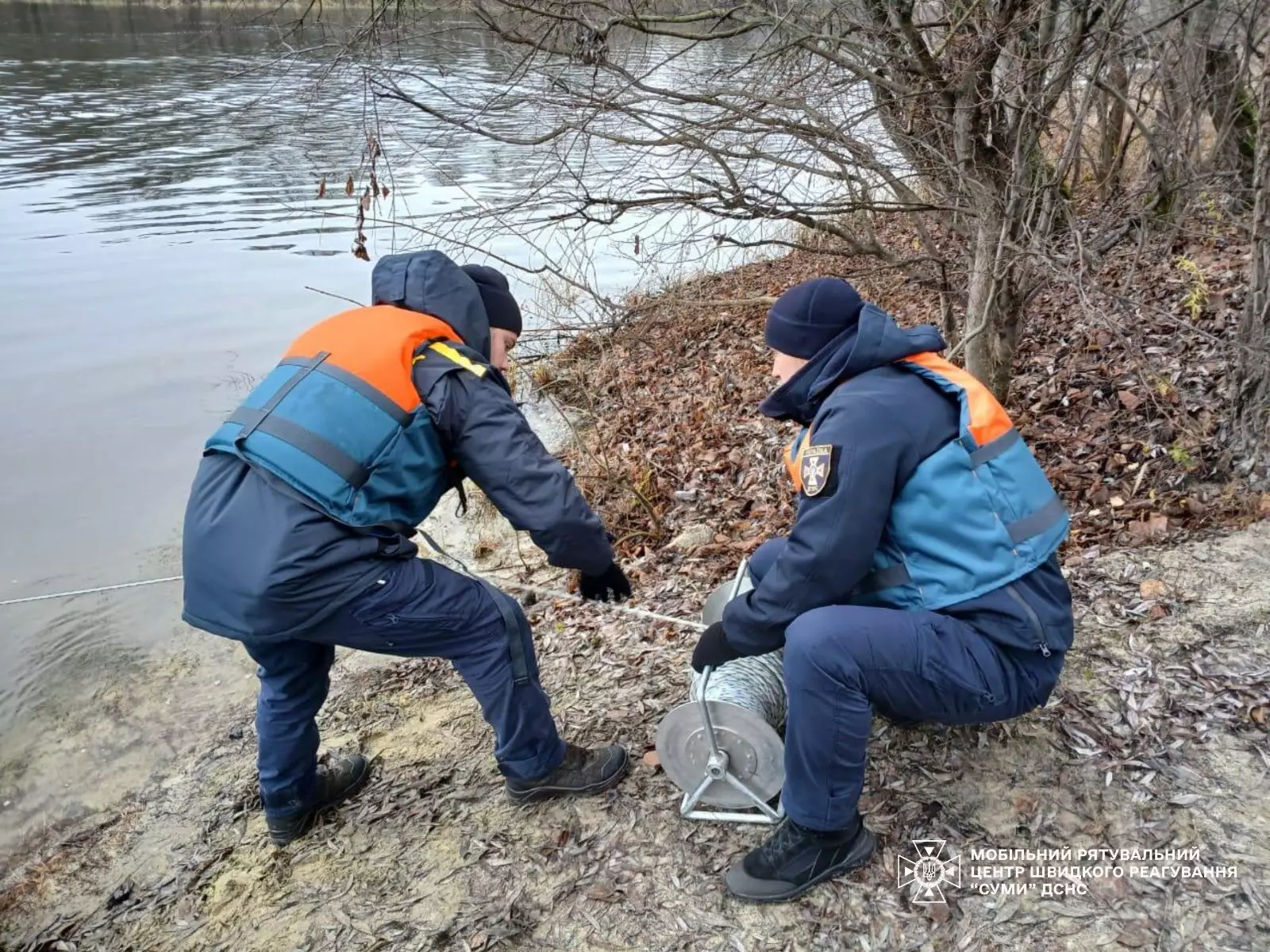 Фахівці підводного розмінування Мобільного рятувального центру швидкого реагування "Суми" ДСНС України продовжують розвідку акваторій Сумщини.